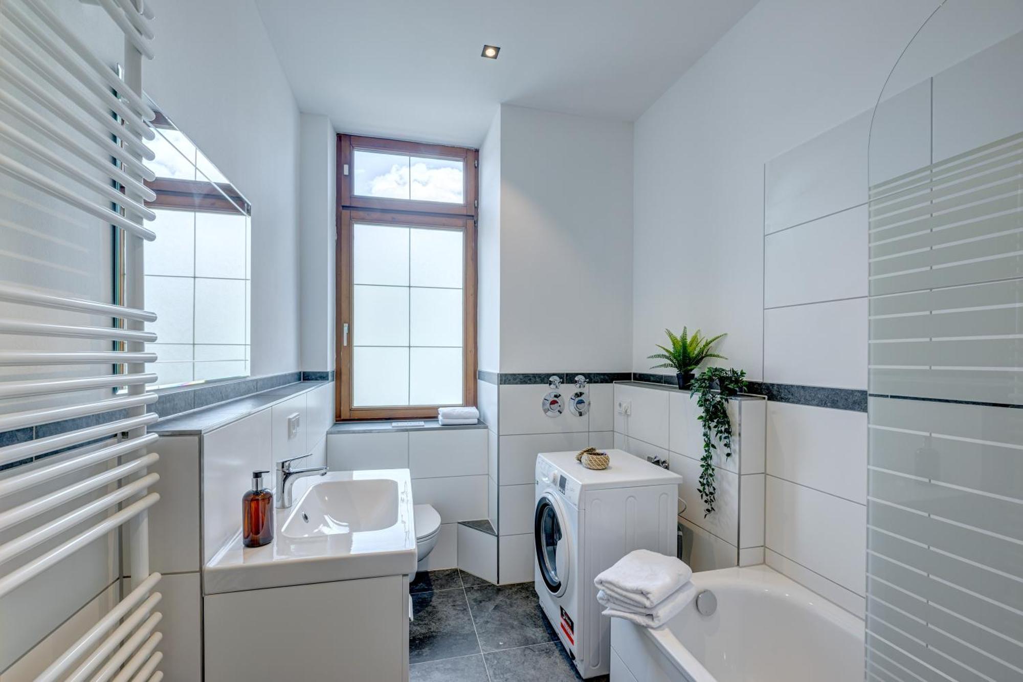 Kaza Guesthouse, Centrally Located 2 & 3 Bedroom Apartments In Augsburg Exterior foto