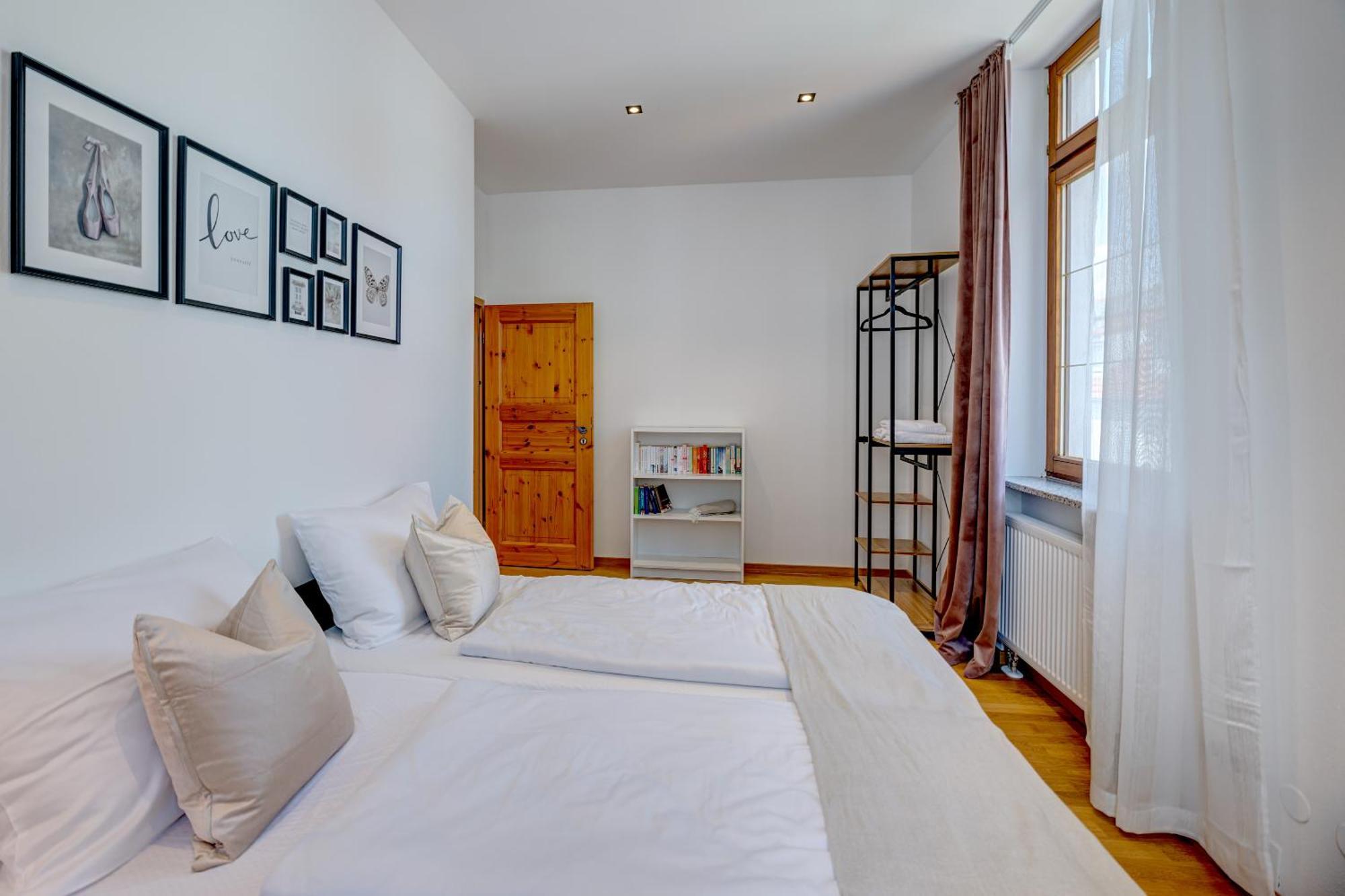 Kaza Guesthouse, Centrally Located 2 & 3 Bedroom Apartments In Augsburg Exterior foto