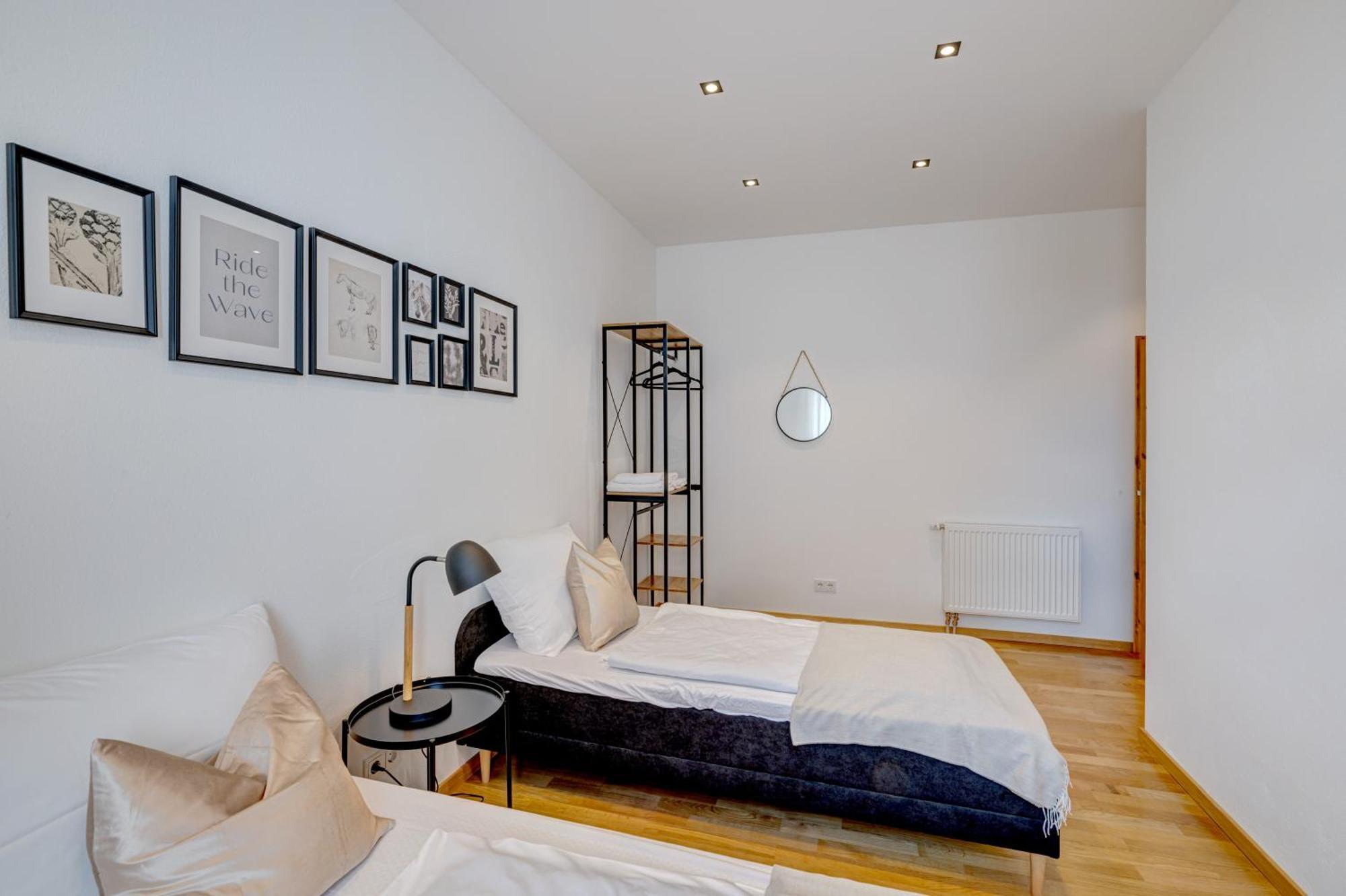 Kaza Guesthouse, Centrally Located 2 & 3 Bedroom Apartments In Augsburg Exterior foto